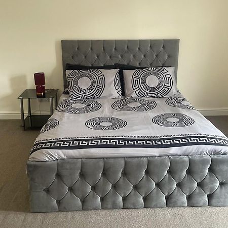 Stylish 1-Bed Apt - Sleeps 4 - Parking - Wifi Manchester Luaran gambar