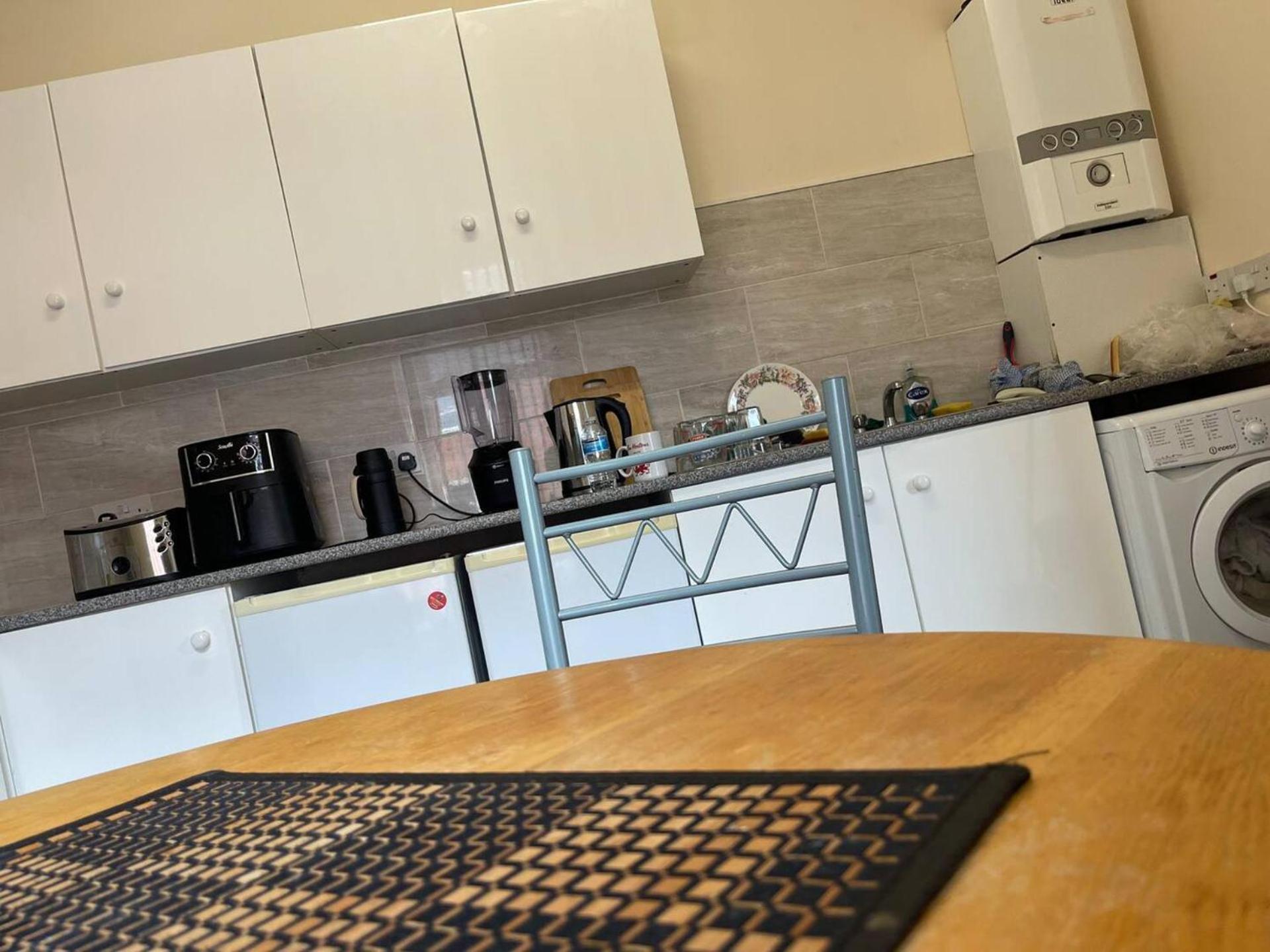 Stylish 1-Bed Apt - Sleeps 4 - Parking - Wifi Manchester Luaran gambar