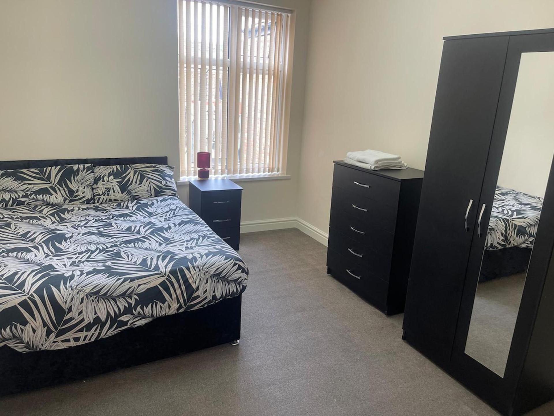 Stylish 1-Bed Apt - Sleeps 4 - Parking - Wifi Manchester Luaran gambar