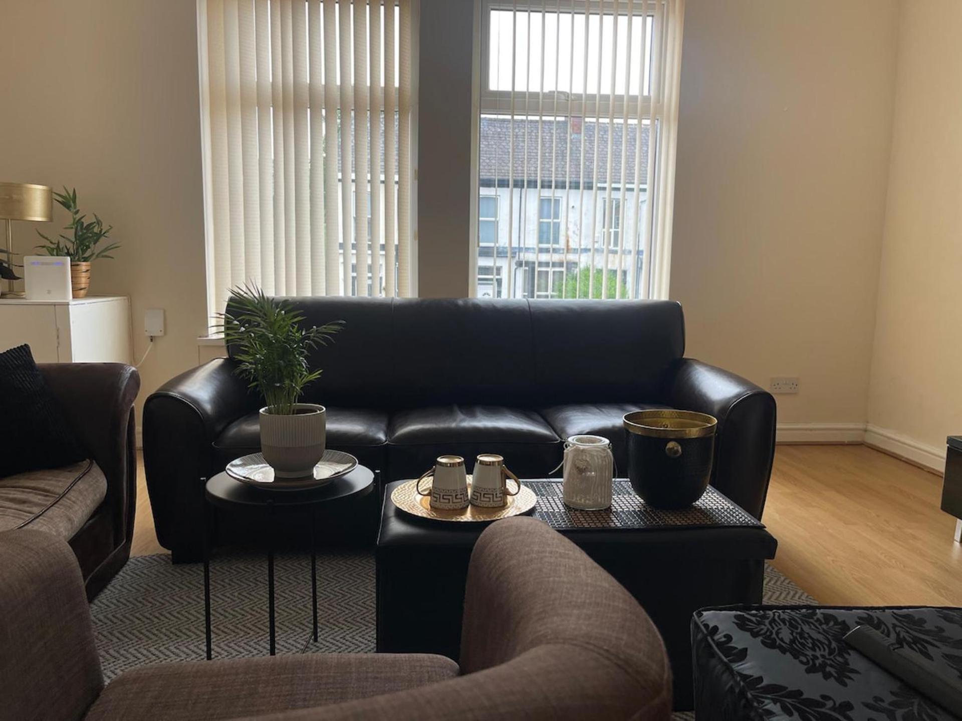 Stylish 1-Bed Apt - Sleeps 4 - Parking - Wifi Manchester Luaran gambar